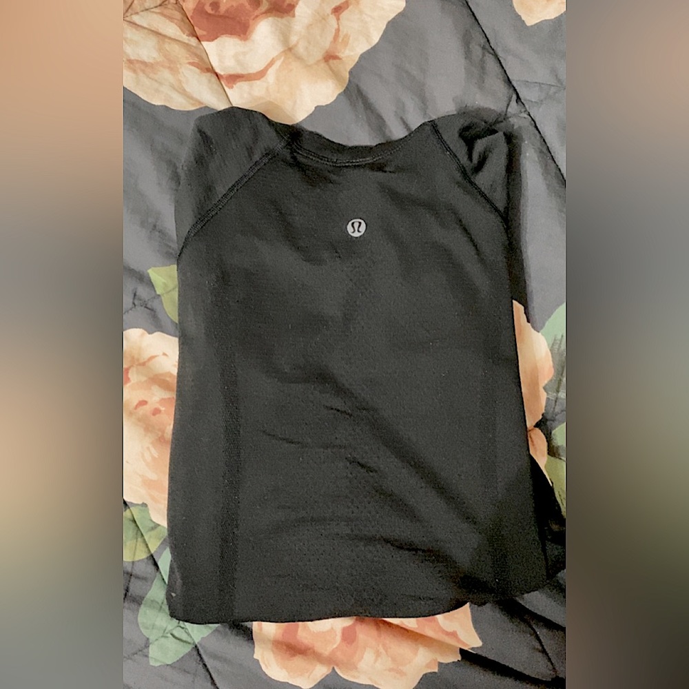 BLACK LULULEMON SWIFTLY TECH
